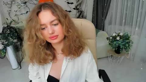 Emma online show from 10.29.25