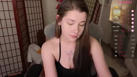 Snapshot of mirafalls chatting on 05.10.26 Mira online show from 05.10.26