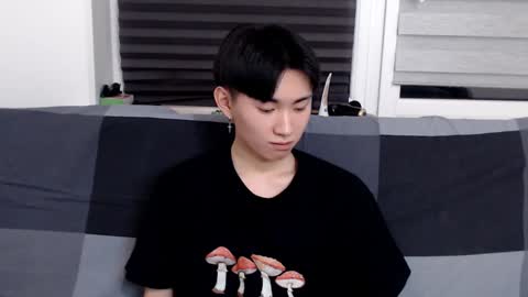 Snapshot of miram_yoo chatting on 01.11.25              online show from 01.11.25