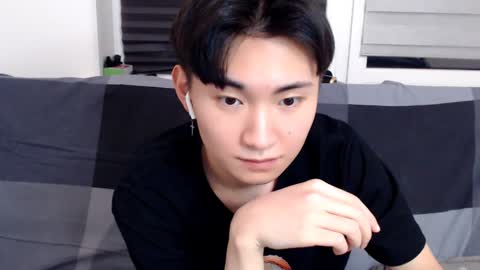 Snapshot of miram_yoo chatting on 01.11.25              online show from 01.11.25