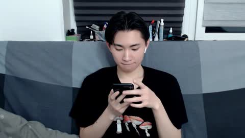 Snapshot of miram_yoo chatting on 01.26.25              online show from 01.26.25