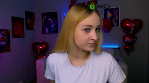 Snapshot of mirammore chatting on 02.25.26 Mira online show from 02.25.26