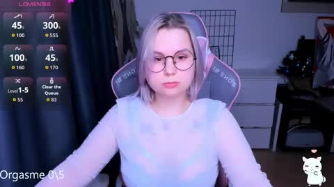 Snapshot of miray_kuriyama chatting on 03.02.26 Kira online show from 03.02.26