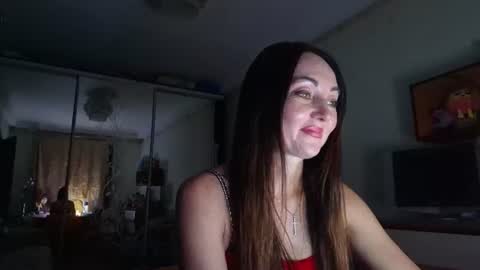 Snapshot of mirelisse chatting on 06.22.26 Christina online show from 06.22.26