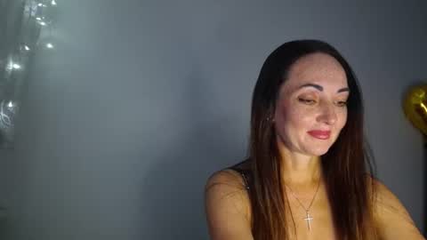 Snapshot of mirelisse chatting on 06.26.26 Christina online show from 06.26.26