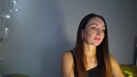 Snapshot of mirelisse chatting on 06.27.26 Christina online show from 06.27.26