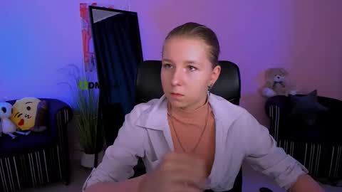 miriam_crazy online show from 10.18.25