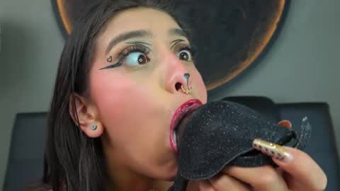 Sabrina online show from 12.16.25