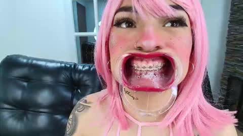 Snapshot of miss__abigail chatting on 10.04.25 Abigail online show from 10.04.25