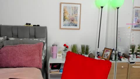 Snapshot of miss__jones_ chatting on 05.20.26 miss__jones_ online show from 05.20.26