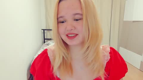 Snapshot of miss__selena chatting on 01.19.25 miss__selena online show from 01.19.25