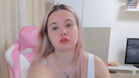 Snapshot of miss__selena chatting on 02.21.25 miss__selena online show from 02.21.25