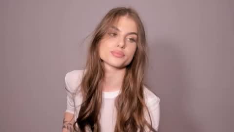 Snapshot of miss_algel chatting on 11.17.25 Katrin online show from 11.17.25