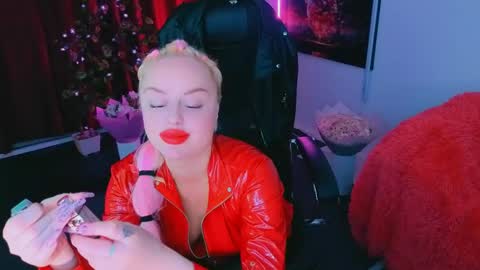 Snapshot of miss_alice_silver chatting on 04.28.26 miss_alice_silver online show from 04.28.26