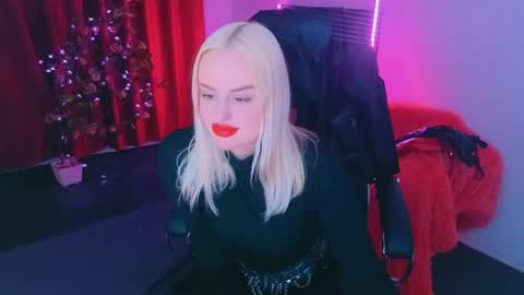 Snapshot of miss_alice_silver chatting on 05.03.26 miss_alice_silver online show from 05.03.26