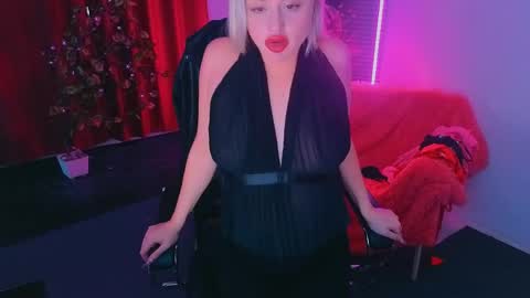 Snapshot of miss_alice_silver chatting on 05.06.26 miss_alice_silver online show from 05.06.26