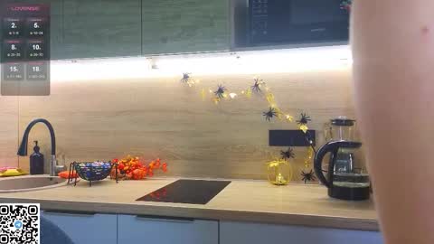 Sandy online show from 10.23.25