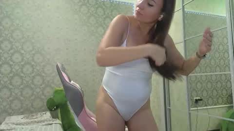 miss_divora online show from 09.18.25