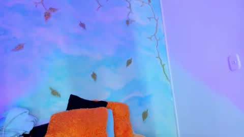 miss_evans_ online show from 10.09.25