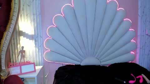 miss_evans_ online show from 04.07.26