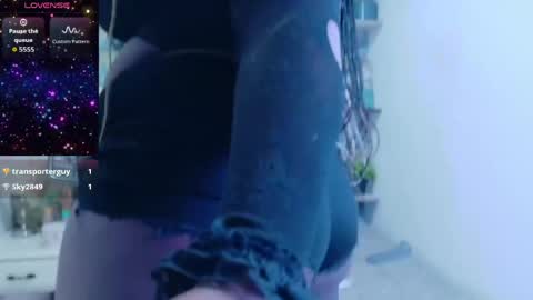 Snapshot of miss_evans_ chatting on 04.29.26 miss_evans_ online show from 04.29.26