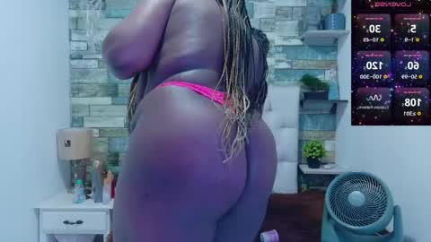 Snapshot of miss_evans_ chatting on 05.18.26 miss_evans_ online show from 05.18.26