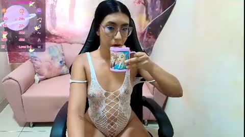 Snapshot of miss_helensexy chatting on 06.25.26 miss_helensexy online show from 06.25.26