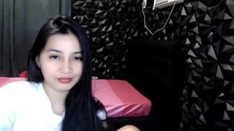 Snapshot of miss_innocent18 chatting on 01.05.25 miss_innocent18 online show from 01.05.25