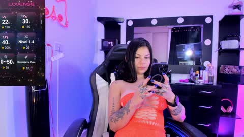 Snapshot of miss_kittyn chatting on 12.21.24 Miss Kittyn online show from 12.21.24