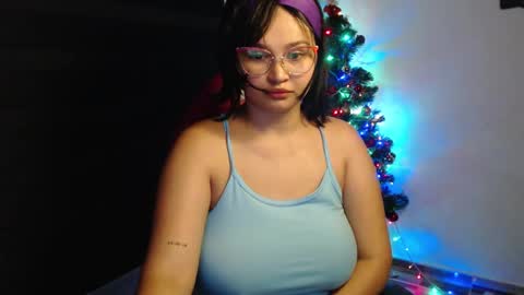 Snapshot of miss_ly_ chatting on 12.16.24 ly independent model online show from 12.16.24