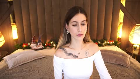 Snapshot of miss_martini chatting on 12.28.24 online show from 12.28.24