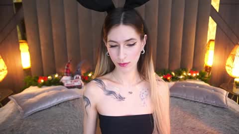 Snapshot of miss_martini chatting on 12.30.24 online show from 12.30.24