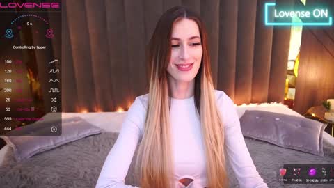 Snapshot of miss_martini chatting on 01.30.25 online show from 01.30.25