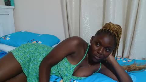 Snapshot of miss_monroee chatting on 04.09.26 monroe online show from 04.09.26