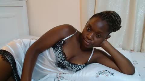Snapshot of miss_monroee chatting on 05.12.26 monroe online show from 05.12.26