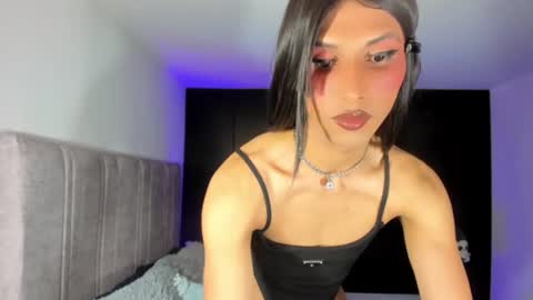 Snapshot of miss_myers chatting on 07.01.26 Goddess Myers thumb up is important for me kisses online show from 07.01.26