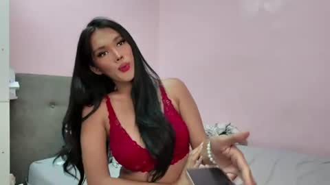 Snapshot of miss_scarletslut chatting on 07.01.26 Scarlet Slut online show from 07.01.26