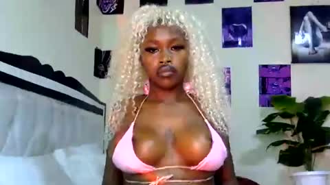 Snapshot of miss_sexyyy chatting on 07.27.26 miss_sexyyy online show from 07.27.26