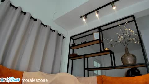 Snapshot of miss_smithx chatting on 10.06.25 Zoee     online show from 10.06.25