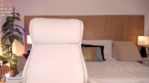 Sofia Alvarez online show from 11.14.25