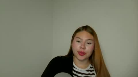 Snapshot of miss_sophie1 chatting on 05.07.26 sophi 3 online show from 05.07.26