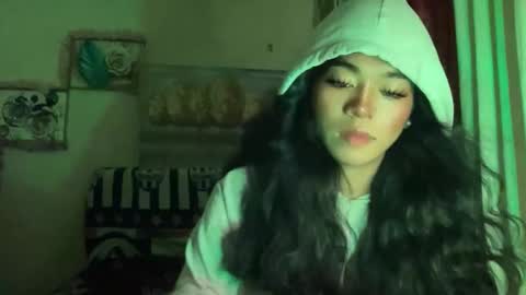 miss_veron_xoxo online show from 11.29.25