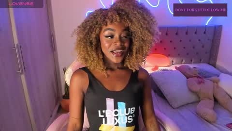 Snapshot of miss_west chatting on 03.01.25 Tay Tay Independent Model online show from 03.01.25