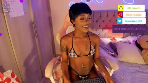 Snapshot of miss_west chatting on 10.17.25 Tay Tay Independent Model online show from 10.17.25