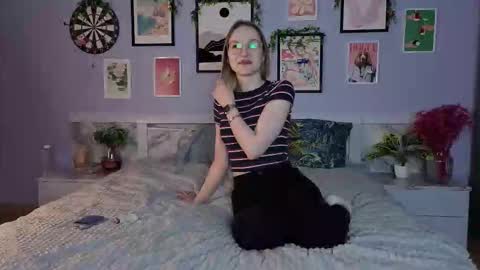 Snapshot of missadelletrix chatting on 11.13.25 missadelletrix online show from 11.13.25