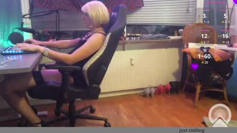 Snapshot of missbeccasissy chatting on 12.29.24 MissBeccasissy online show from 12.29.24