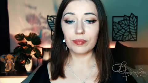 The divine Beverly online show from 02.10.25