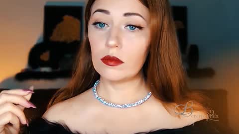 The divine Beverly online show from 10.12.25