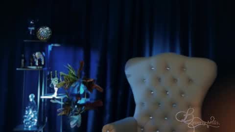 Snapshot of missbeverlymills chatting on 04.30.26 The divine Beverly online show from 04.30.26