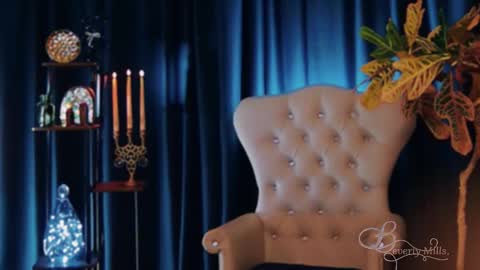 Snapshot of missbeverlymills chatting on 05.25.26 The divine Beverly online show from 05.25.26